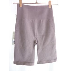 NWT Everlane Womens Biker Short Small XSmall The Seamless Ribbed Purple